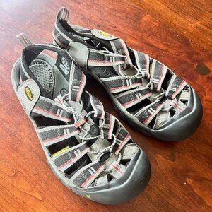 KEEN‎ Men's Newport H2 Sandals Size 8 Grey/Red Waterproof Hiking Shoes
